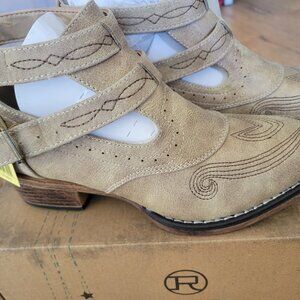 Ladies size 8 Roper Dress booties